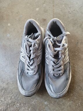 New Balance 990 Men's Gray Running Sneakers Size 9